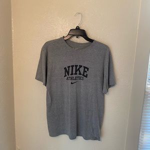 Nike shirt (M)